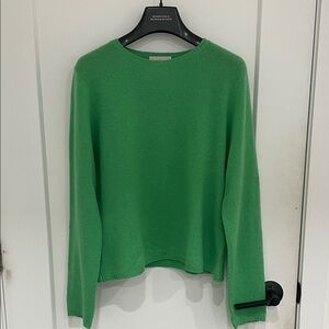 Green 100% cashmere sweater
